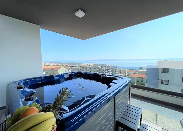 Lux Penthouse Panoramic View With Jacuzzi Apartamento