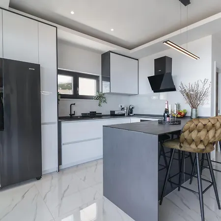 Lejlighed Lux Penthouse Panoramic View With Jacuzzi Makarska