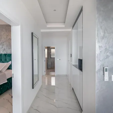 Lux Penthouse Panoramic View With Jacuzzi Apartamento