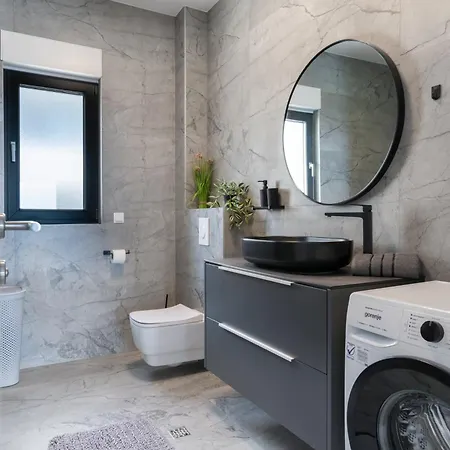 Lux Penthouse Panoramic View With Jacuzzi Apartamento Makarska