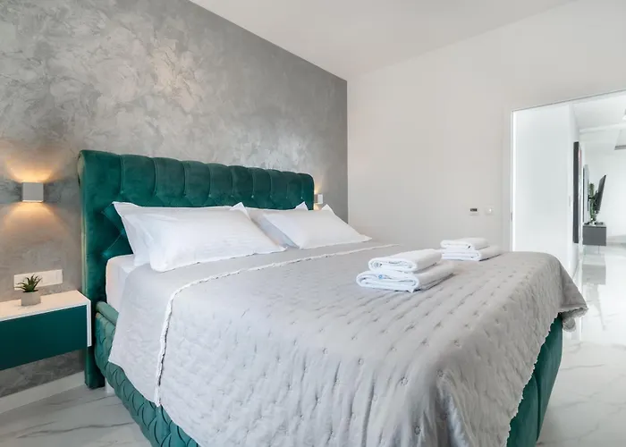 Апартаменты Lux Penthouse Panoramic View With Jacuzzi