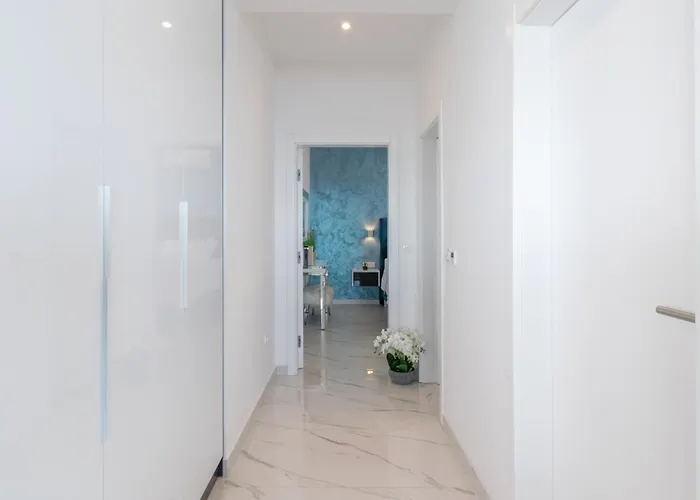 Апартаменты Lux Penthouse Panoramic View With Jacuzzi *